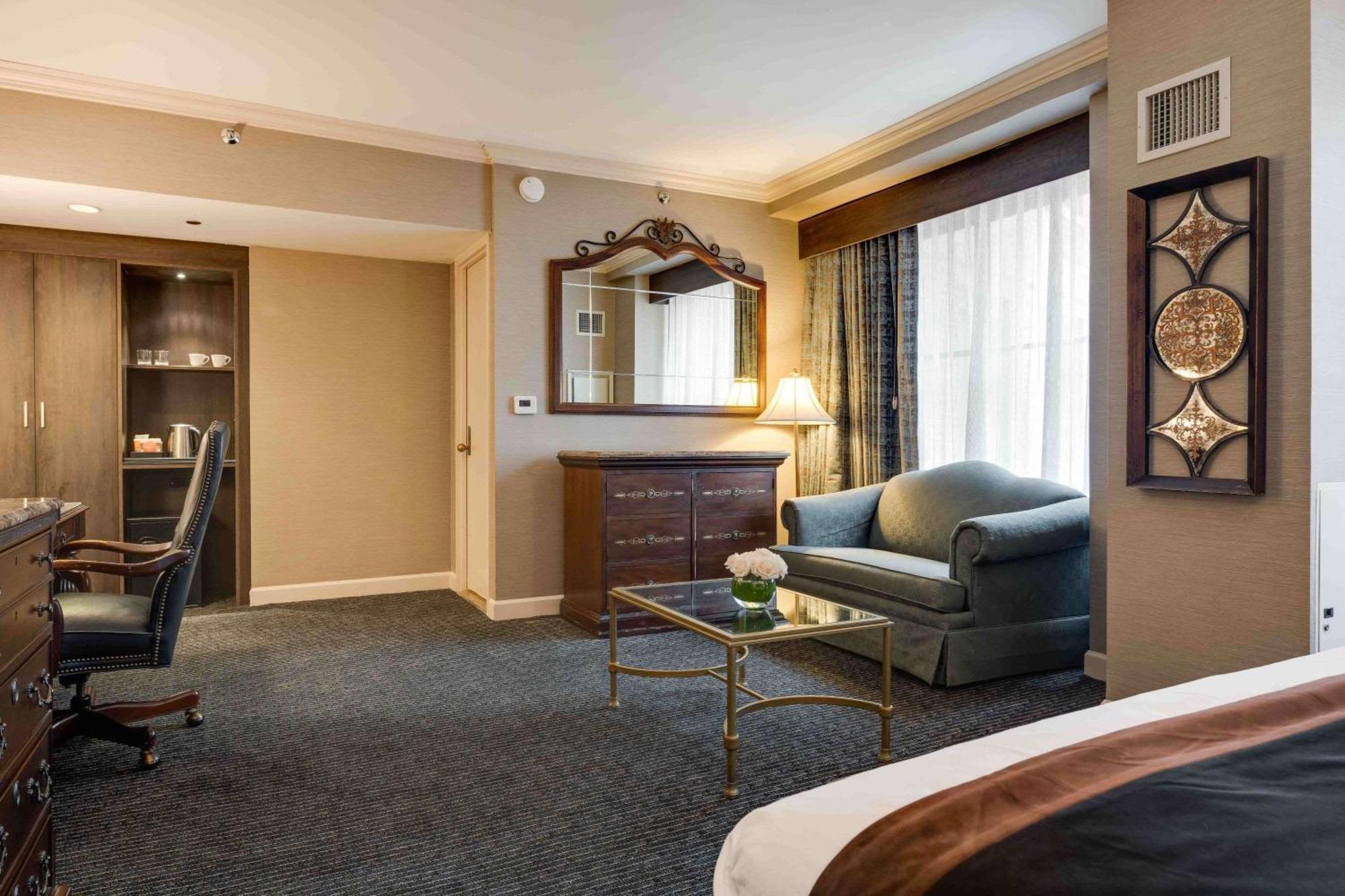 The Whitehall Hotel, Best Western Premier Collection Chicago Exterior photo